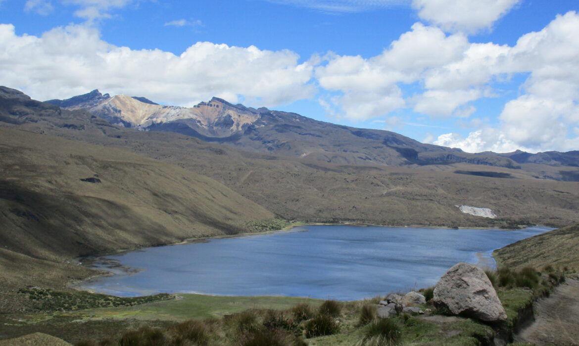 Panoramic view of the Otún River Basin from the trekking trail