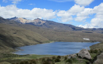 Panoramic view of the Otún River Basin from the trekking trail