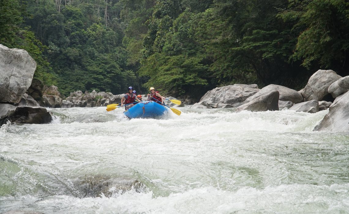 whitewater rafting rio calderas