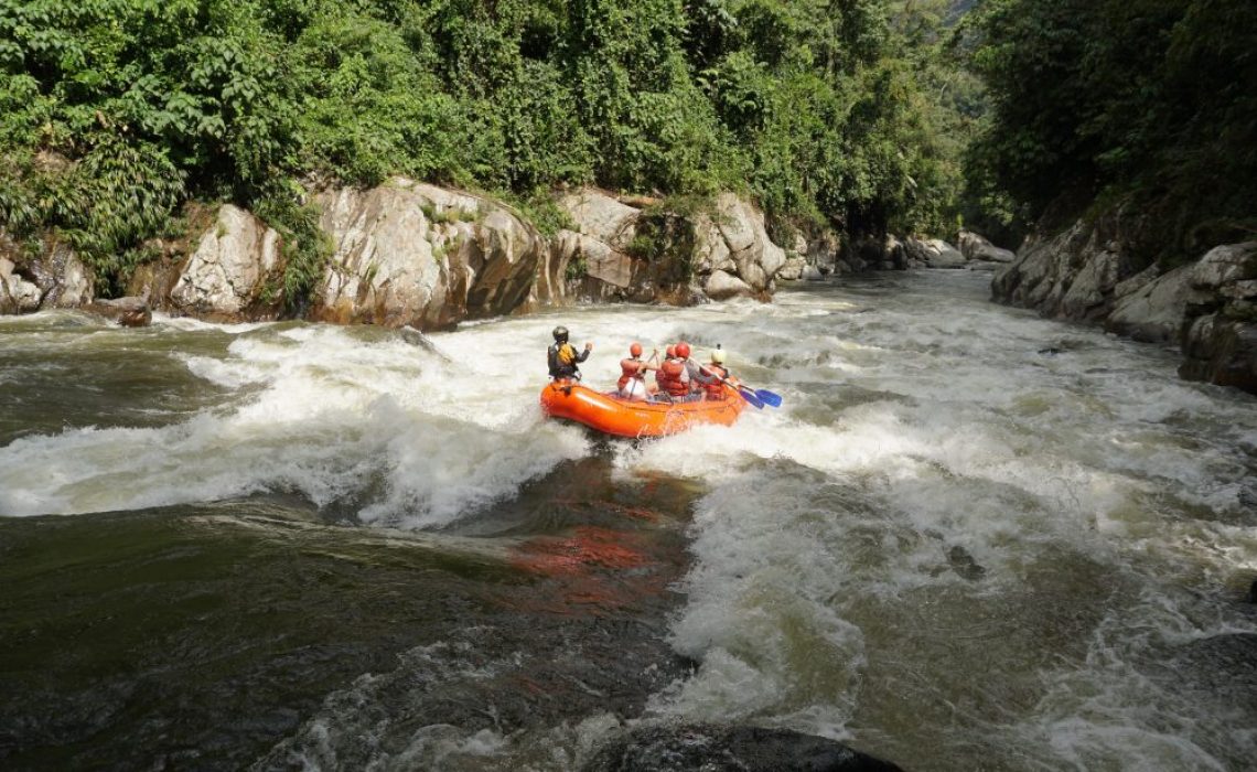 rapid river rafting colombia