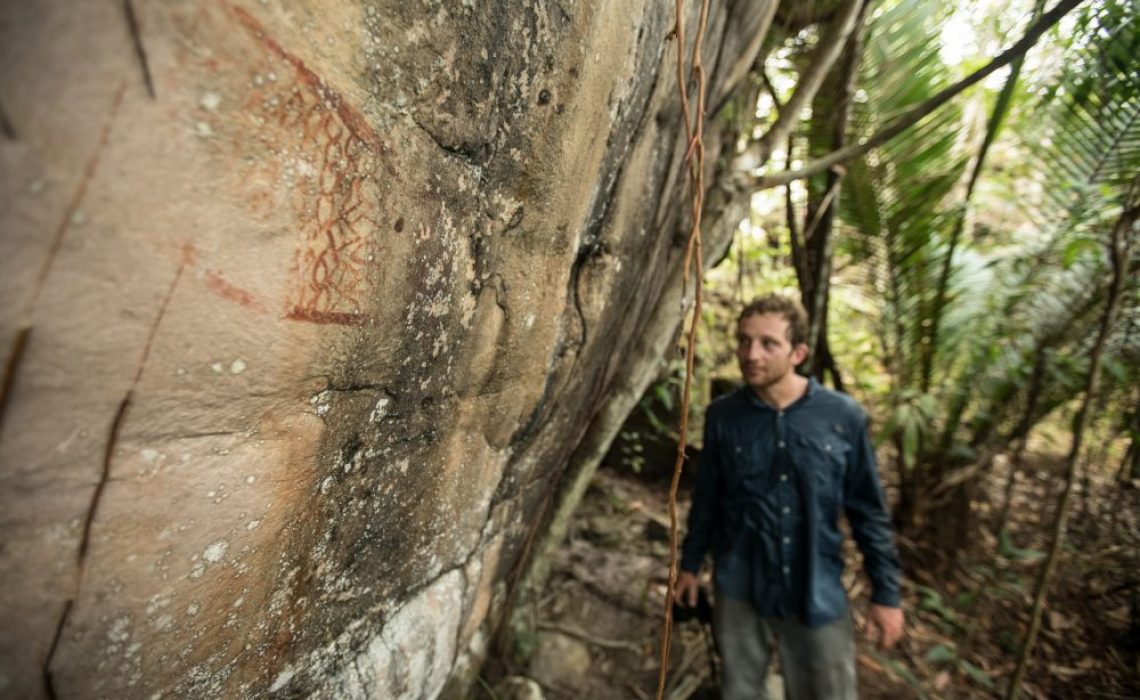 petroglyphs visit tourist