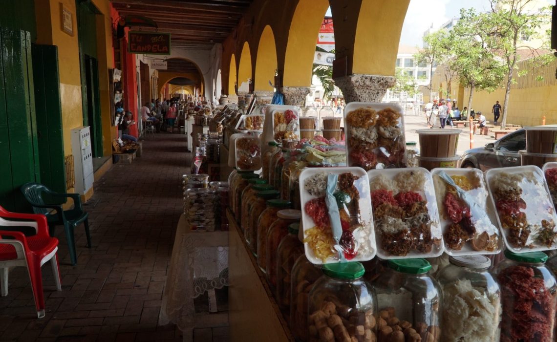 street market cartagena colombia