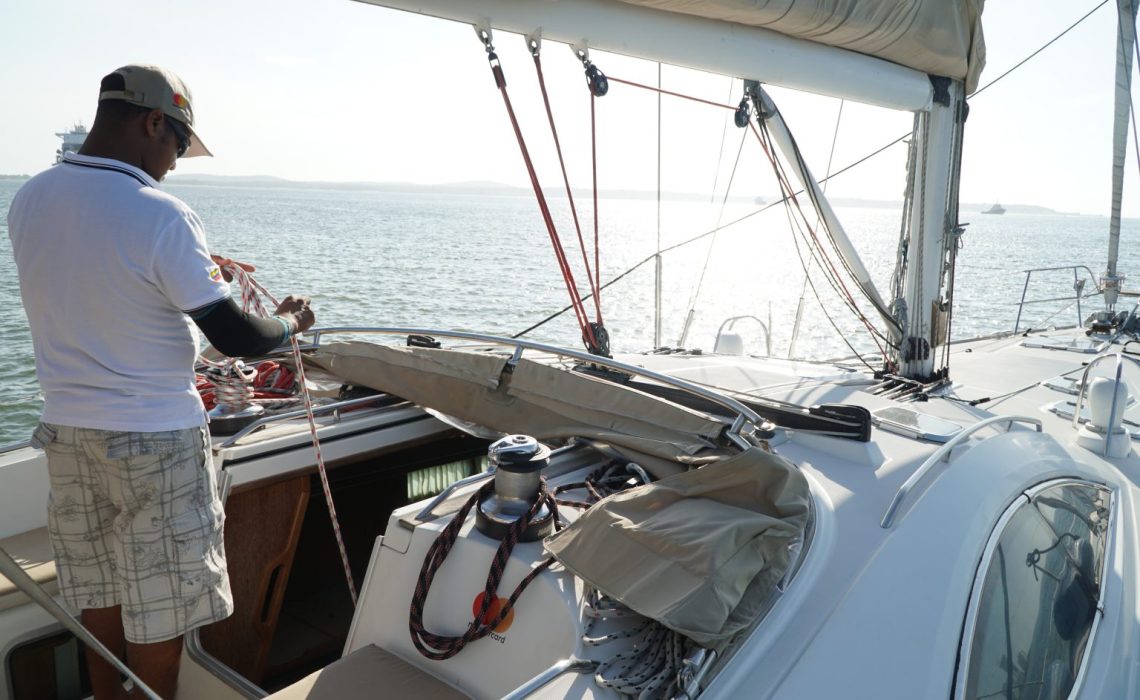 sailing boat cartagena caribbean sea