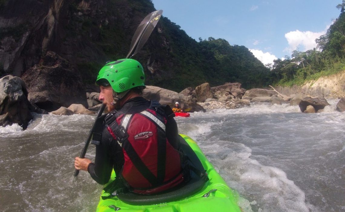 kayak river colombia