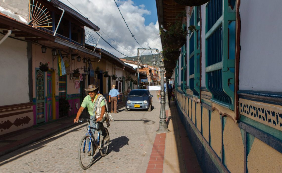 bicycle guatapé man colombia antioquia