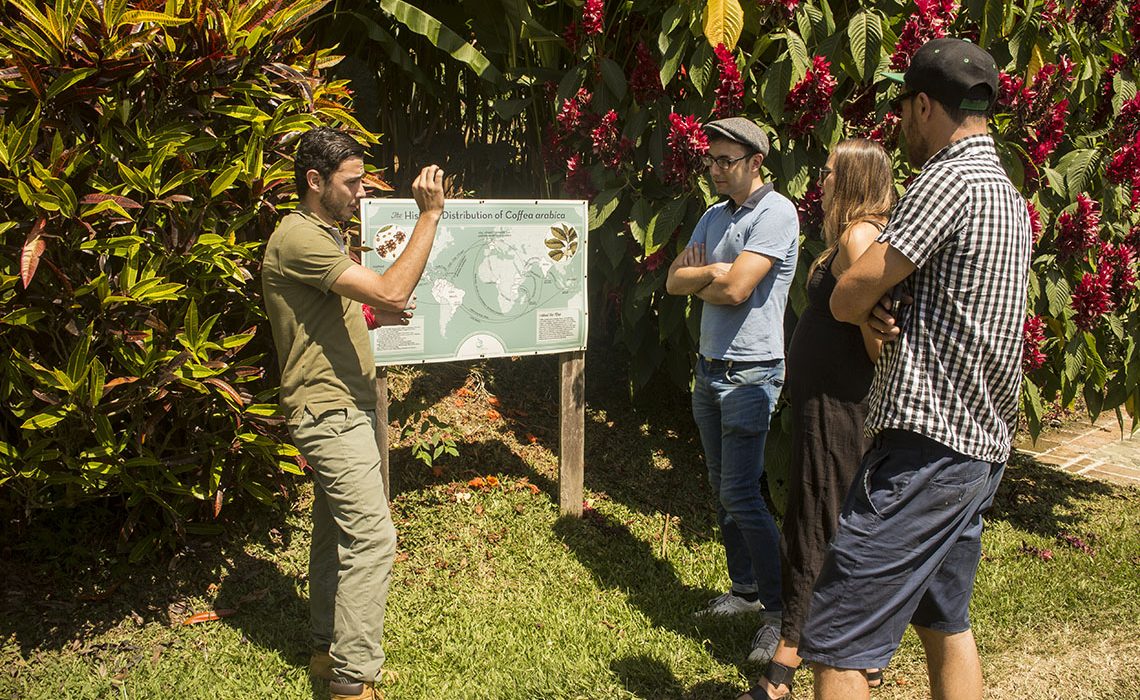 coffee tour farm finca tourists