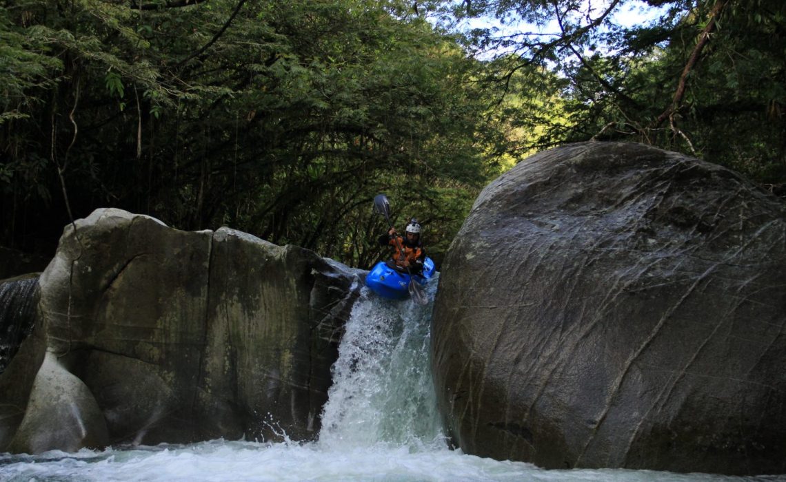 kayak waterfall colombia