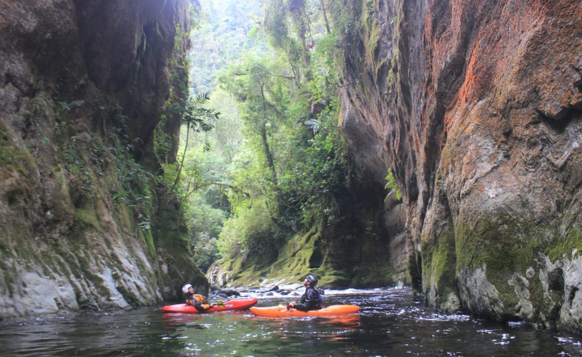 kayak canyon river colombia