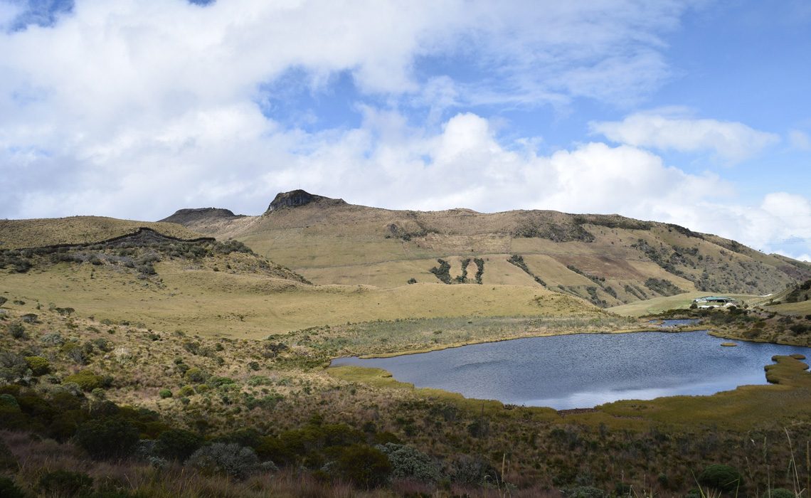 lake mountains colombia